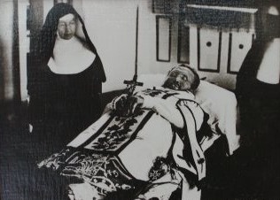 Fatherdamiendead
